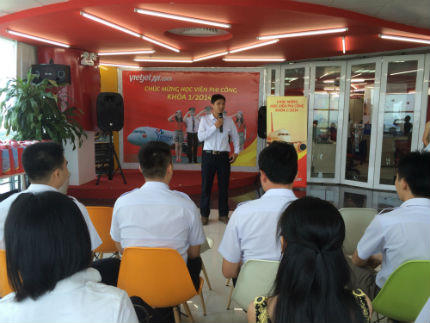 Học viên phi công khóa I của VietJet lên đường sang Mỹ